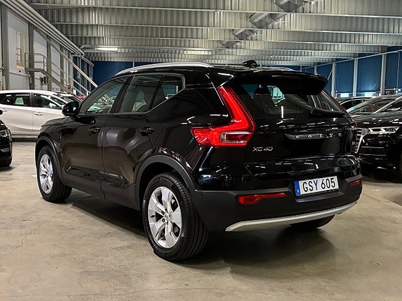 Volvo XC40 5 of 24