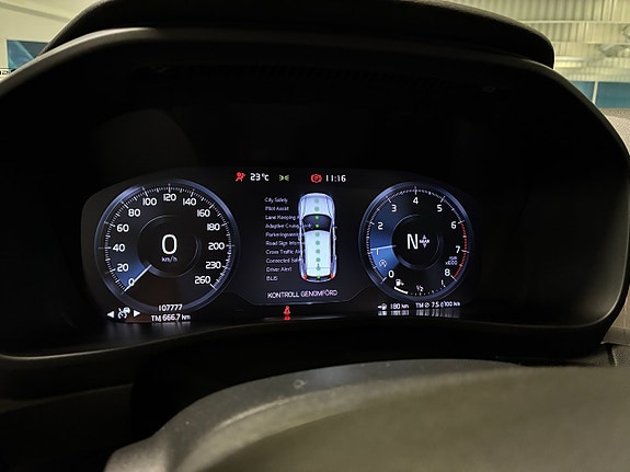 Volvo XC40 18 of 24