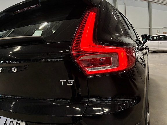 Volvo XC40 10 of 24