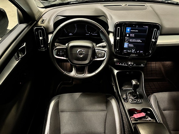 Volvo XC40 17 of 24