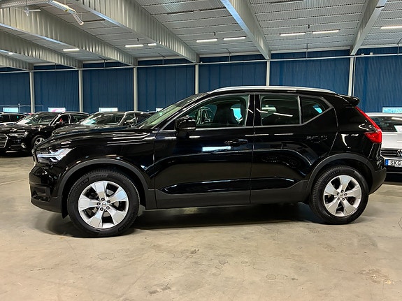 Volvo XC40 6 of 24