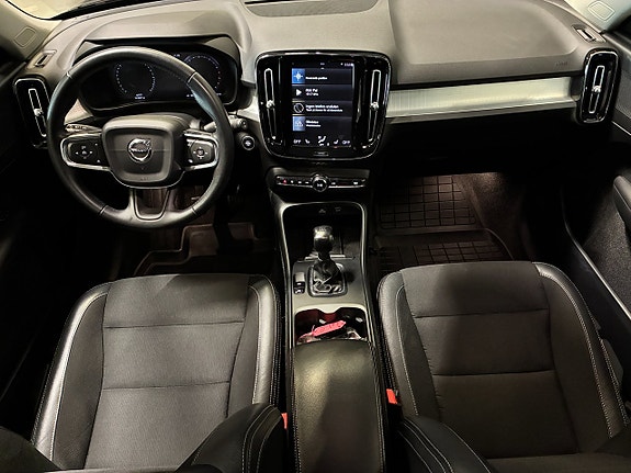Volvo XC40 16 of 24