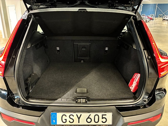 Volvo XC40 11 of 24