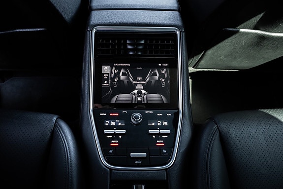 Porsche Panamera 4S 6 of 23