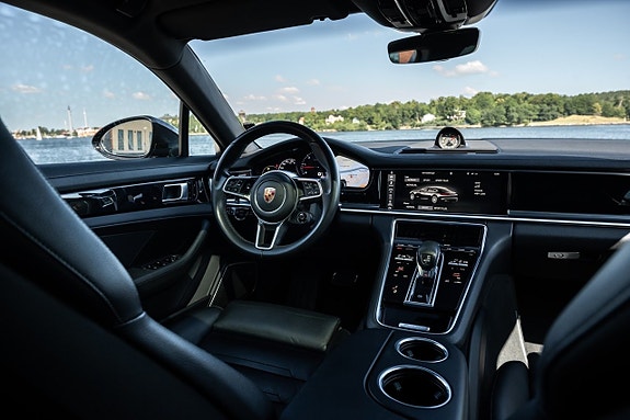 Porsche Panamera 4S 16 of 23