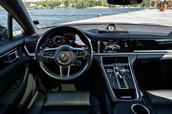 Porsche Panamera 4S 4 of 23