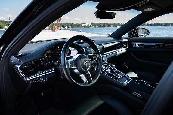 Porsche Panamera 4S 3 of 23
