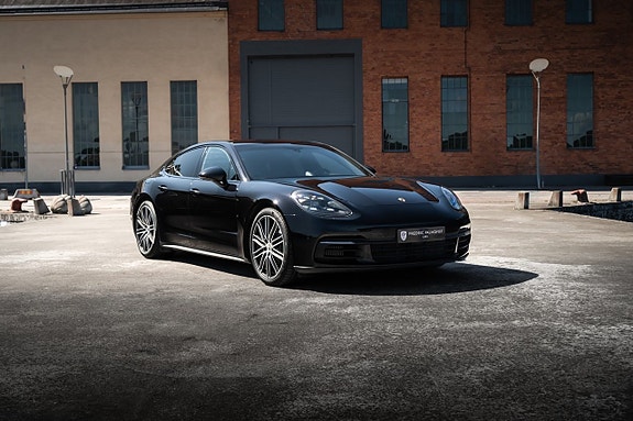 Porsche Panamera 4S 9 of 23