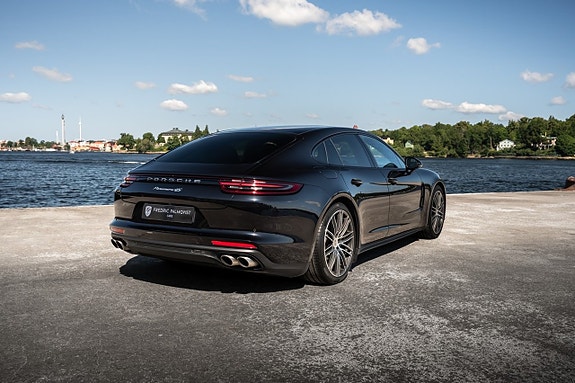 Porsche Panamera 4S 12 of 23
