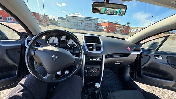 Peugeot 207 CC 5 of 9