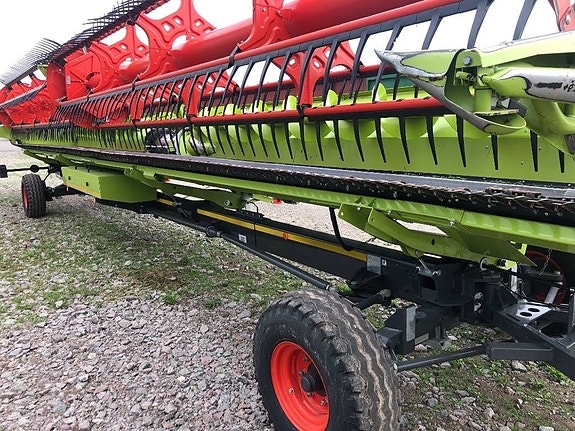 CLAAS Lexion 7700TT 8 of 12