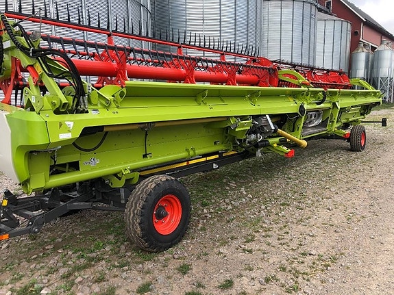 CLAAS Lexion 7700TT 9 of 12