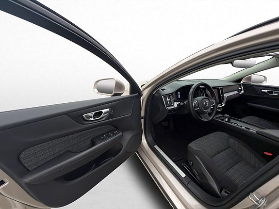 Volvo V60 10 of 30
