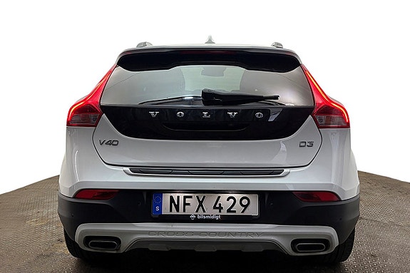 Volvo V40 Cross Country 7 of 30