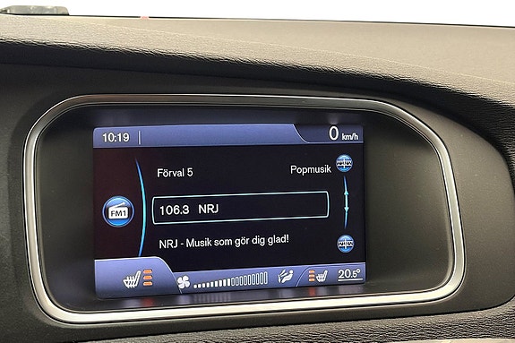 Volvo V40 Cross Country 26 of 30