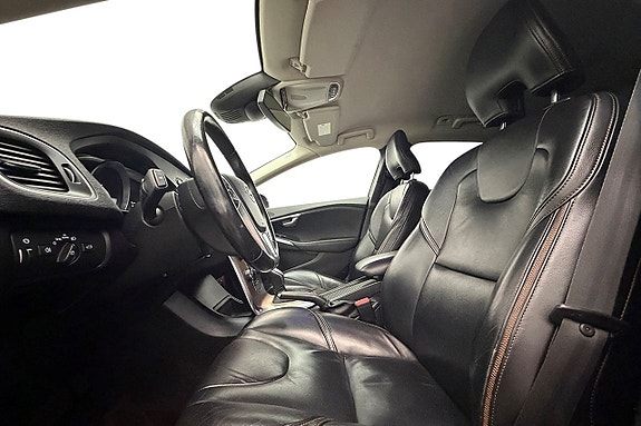 Volvo V40 Cross Country 12 of 30