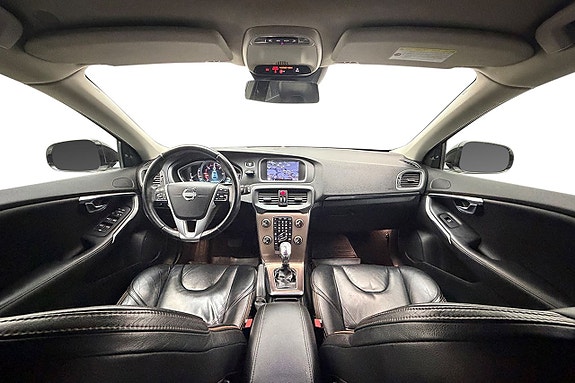 Volvo V40 Cross Country 16 of 30