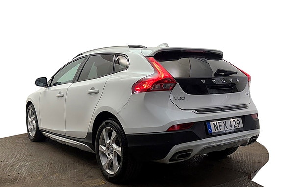 Volvo V40 Cross Country 9 of 30