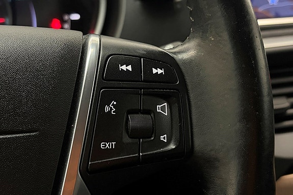 Volvo V40 Cross Country 22 of 30