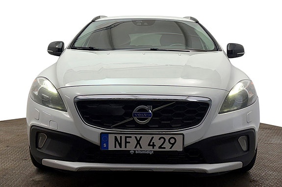 Volvo V40 Cross Country 3 of 30