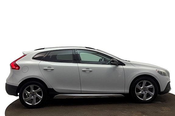 Volvo V40 Cross Country 5 of 30