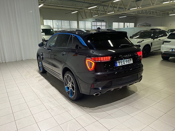 Lynk & Co 01 3 of 23