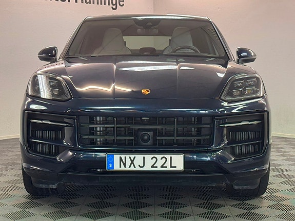 Porsche Cayenne 7 of 16