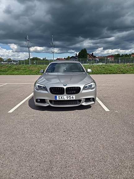 BMW 520d 2 of 10