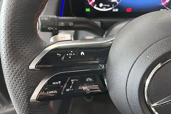 Mercedes-Benz GLB200 19 of 21
