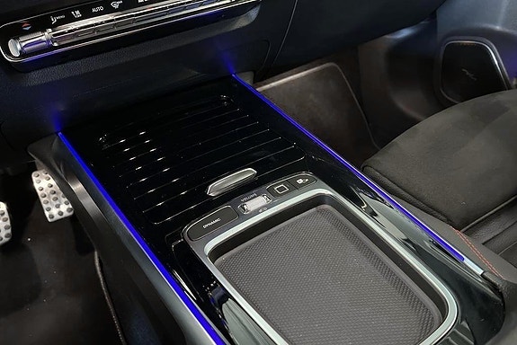 Mercedes-Benz GLB200 12 of 21