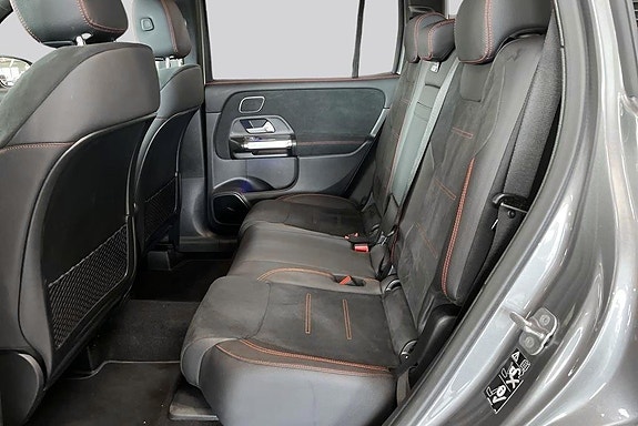 Mercedes-Benz GLB200 9 of 21