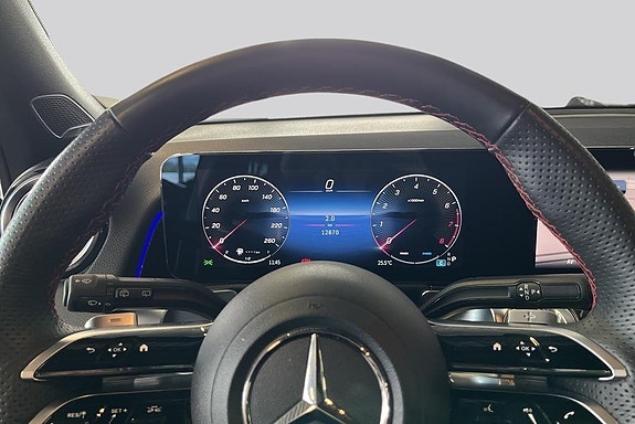 Mercedes-Benz GLB200 10 of 21
