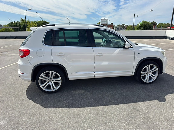Volkswagen Tiguan 2 of 7