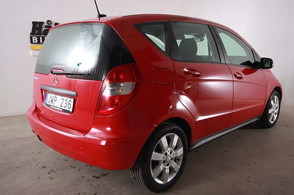 Mercedes-Benz A160 2 of 5