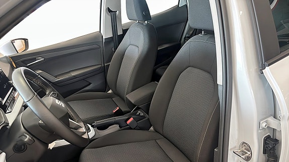 Seat Arona 8 of 12