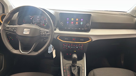 Seat Arona 10 of 12