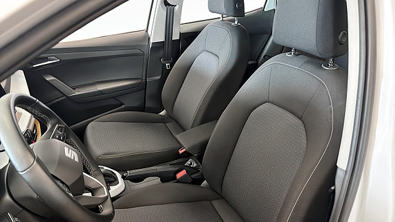 Seat Arona 8 of 12