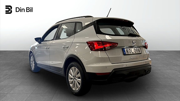 Seat Arona 3 of 12