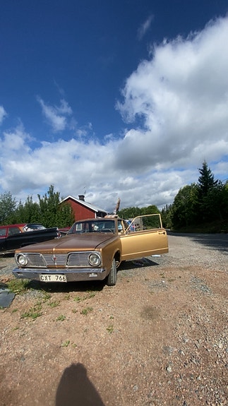 Plymouth Valiant 4 of 13