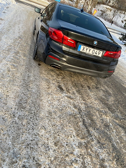 BMW 540i 3 of 4