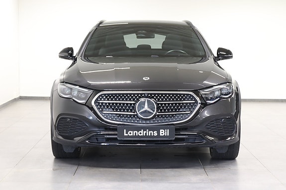 Mercedes-Benz E450 2 of 29
