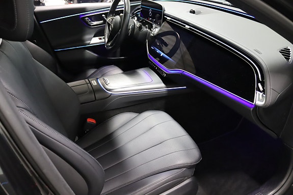 Mercedes-Benz E450 27 of 29