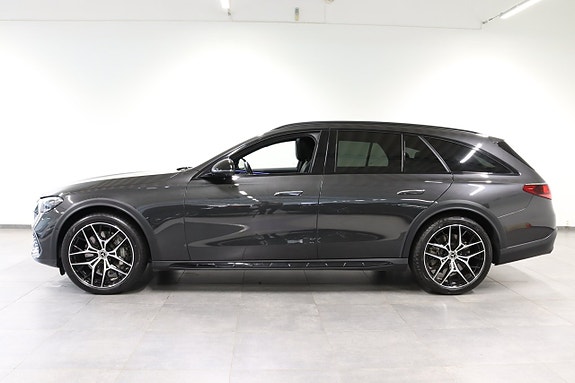 Mercedes-Benz E450 3 of 29