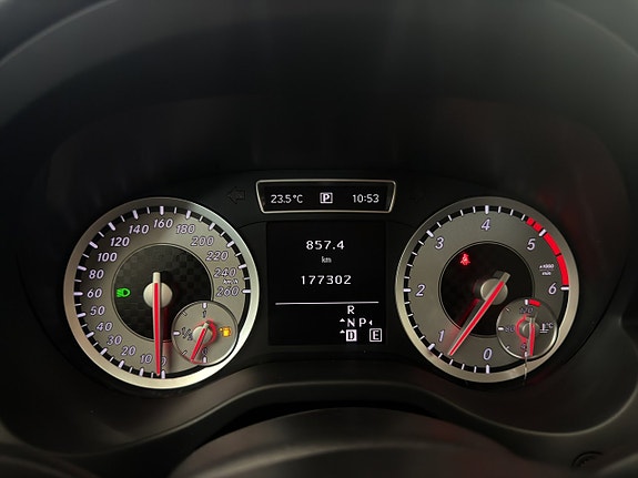 Mercedes-Benz A220 27 of 29
