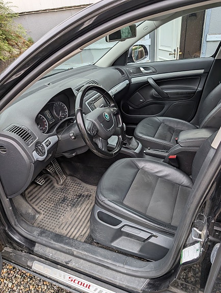 Skoda Octavia Scout 6 of 6