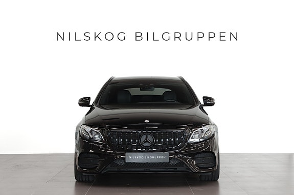 Mercedes-Benz E220 2 of 19