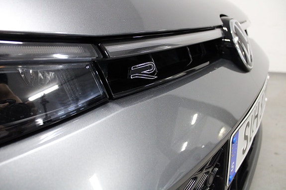 Volkswagen Passat 8 of 22