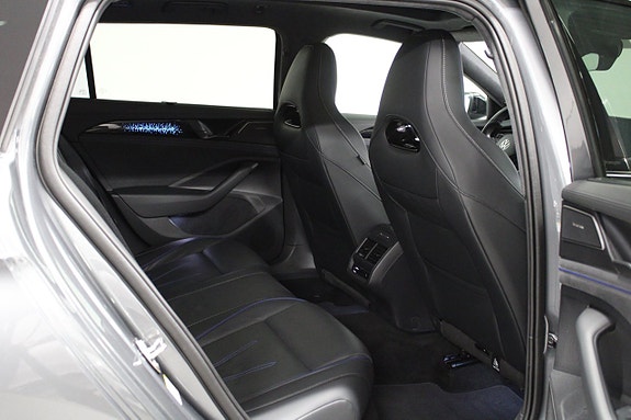 Volkswagen Passat 6 of 22
