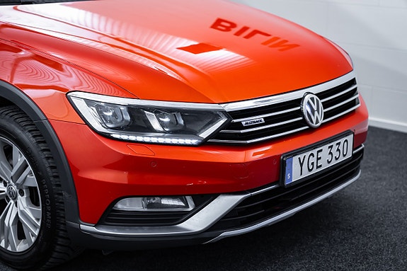 Volkswagen Passat Alltrack 4 of 30
