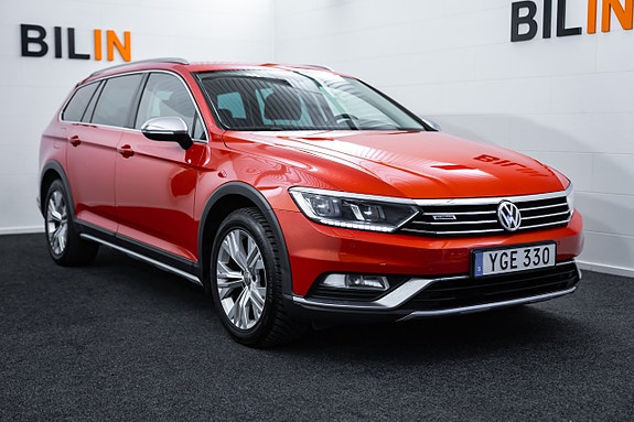 Volkswagen Passat Alltrack 2 of 30